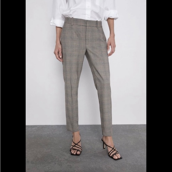 Zara Pants - ZARA BASIC. Plaid tan pants! Two side pockets. Size 6.